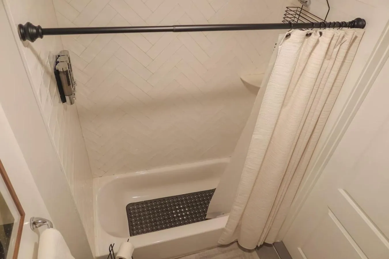 Private Studio 5 Minutes To The Nyc Train Bayonne